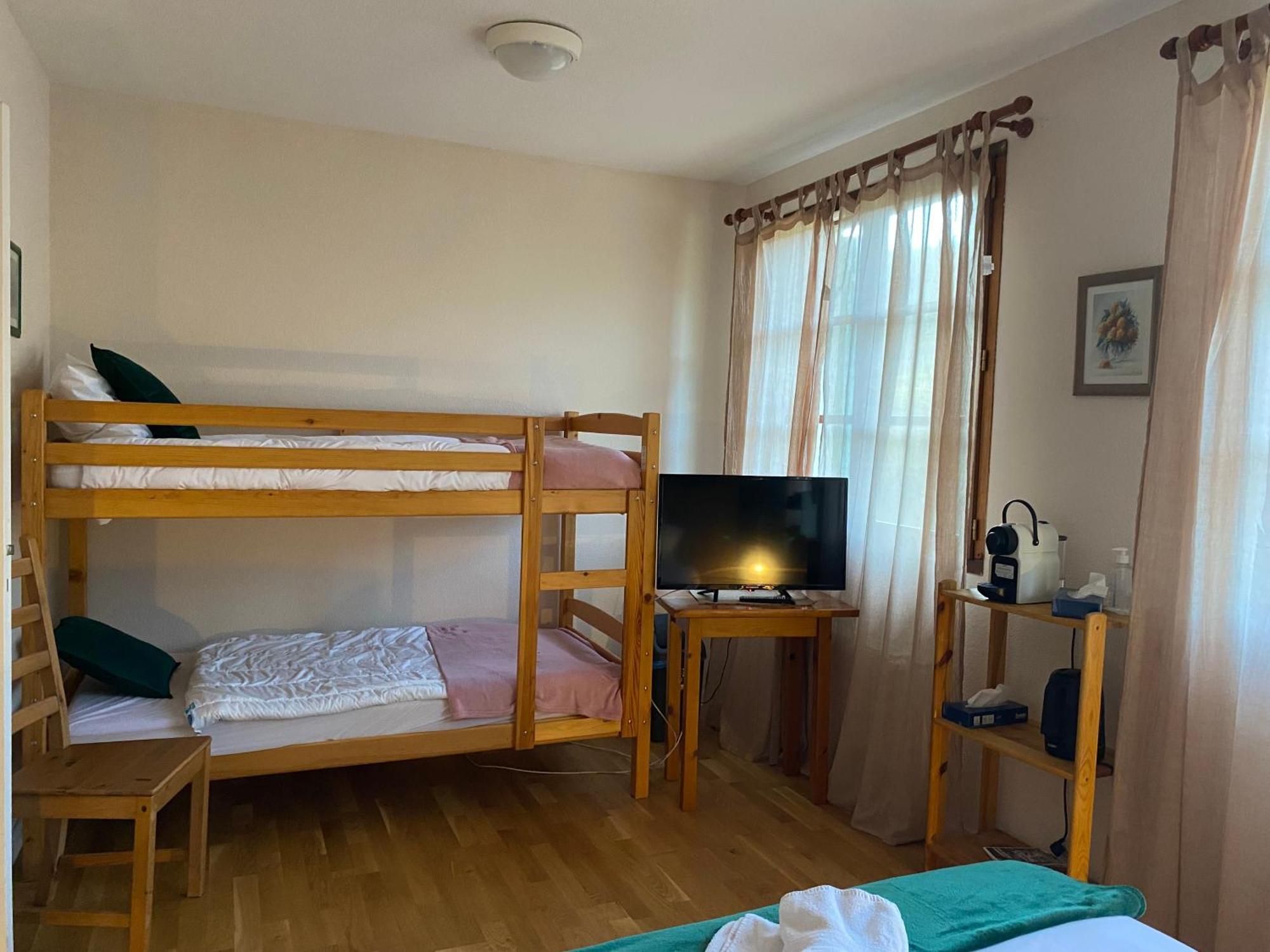 Gite - Auberge Du Midi Saint-Antoine  Екстер'єр фото